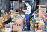 Chống buôn lậu, hàng giả 15-6: Phát hiện nhiều bánh kẹo, táo đỏ không có nguồn gốc, xuất xứ