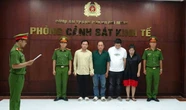 Công an TP.HCM bắt 4 người sản xuất giấm acetic giả từ axit acetic dùng trong công nghiệp