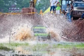 Tổ chức giải đua xe địa hình trên hồ chứa nước ở Nha Trang