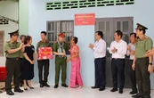 Bộ Công an bàn giao 700 căn nhà cho hộ dân khó khăn ở Bạc Liêu