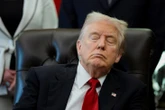 Chính trường Mỹ cãi nhau ông Trump có ngủ gật hay không