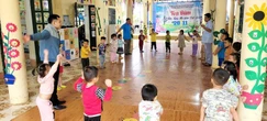 Nam sinh chọn nghề mầm non giữa 'bão' định kiến