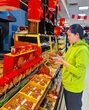 Trung thu 2025: xu hướng chọn bánh ít ngọt, siêu thị chiết khấu hấp dẫn