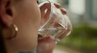 Những thói quen, lựa chọn mỗi ngày có thể khiến bạn lão hóa nhanh hơn