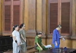 Nhân viên ngân hàng đầu tư dịch vụ mại dâm kiếm lời rồi bị lừa, kéo theo 2 đồng nghiệp hầu tòa