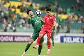 Căng thẳng ở trận CLB Công An Hà Nội - Beijing Guoan, khán giả ném chai lọ xuống sân