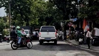 Xe biển xanh vào đường cấm bị dân quay clip, chủ xe nói là ‘sự cố ngoài ý muốn’