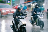 Thời tiết hôm nay 10-8: Bắc Bộ, Trung Bộ ngày nắng nóng, chiều tối cả nước có mưa