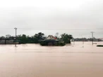 Lũ ở Hà Tĩnh, Quảng Ngãi đang lên, ở Huế khả năng lên trong 24 giờ tới