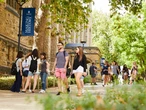Hồ sơ sinh viên Việt Nam xin visa du học Úc thuộc nhóm rủi ro cao