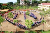 Những mùa tựu trường thương nhớ - Kỳ 7: Ngày khai giảng, người chị em tôi nhuộm bùn đất đỏ