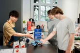 'China Shopping': Nhiều người Mỹ bay thẳng sang Trung Quốc mua sắm để né thuế hàng nhập khẩu