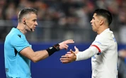 Lộ diện trọng tài cầm còi trận chung kết Conference League khiến cả 2 đội đều lo lắng