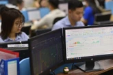 Top 10 doanh nghiệp hiệu quả trên sàn có ngân hàng ‘áp đảo’, cổ phiếu được dự báo ra sao?