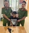 Bắt người trốn thi hành án tù, thu súng đạn trong phòng ngủ