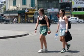 Thời tiết hôm nay 22-5: Bắc Bộ đến Huế nắng gắt, Nam Bộ mưa rào