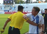 Tranh cãi nãy lửa, HLV CLB Quảng Ninh bị trọng tài đuổi
