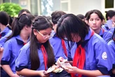Sau lễ khai giảng 'không hoa', nhiều trường ở TP.HCM góp quỹ hỗ trợ đồng bào vùng lũ