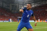 Siêu sao bóng đá Pháp Dimitri Payet thất nghiệp vì bị tố làm nhục bạn gái