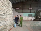 Bắt 3 người trong đường dây sản xuất phân bón giả, thu giữ trên 70 tấn hàng giả