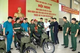 Tổng cục Hậu cần - Kỹ thuật bàn giao hàng trăm mô tô cho Ban chỉ huy quân sự cấp xã