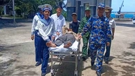 Quân y Trường Sa cấp cứu ngư dân bị đột quỵ não trên biển