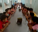 Phó hiệu trưởng nói không cho học sinh ngộ độc đi viện vì 'chờ điều ô tô chở'