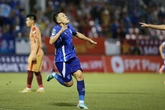 Bị thổi 2 quả phạt đền, CLB Quảng Ninh vẫn thắng Quy Nhơn United