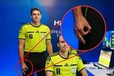 Có cử chỉ lạ, trọng tài World Cup gây phẫn nộ