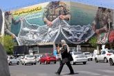 Trung Đông leo thang: Iran ngắt liên lạc với Mỹ, tính đóng chặt eo biển Hormuz