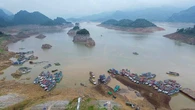 Mực nước hồ thủy điện Hòa Bình xuống thấp, vì sao?