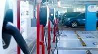 Xe điện và bình nước nóng thành 'pin dự phòng' cho lưới điện ở Úc
