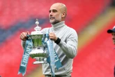 HLV Guardiola chỉ đạo cầu thủ không uống bia, tập trung để vô địch Ngoại hạng Anh