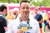 Là siêu sao bóng đá, John Terry thừa nhận chạy marathon khổ hơn