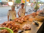 TP.HCM: Tăng kiểm tra tại các chợ, nhiều tiểu thương bị phạt vì địa điểm giết mổ gà, vịt