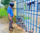 Sét đánh trúng cổng trường ở Quảng Ngãi, may mắn học sinh vừa vào lớp