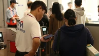 Thêm 5 nhà ga tuyến metro số 1 ngừng bán vé giấy, hành khách nên thanh toán điện tử