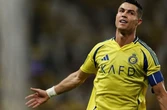 Ronaldo ghi bàn thắng thứ 950, một ngày sau khi Messi phá kỷ lục ghi bàn của anh