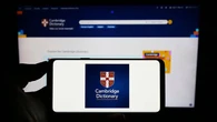 'Skibidi', 'delulu' và nhiều từ lóng TikTok được thêm vào từ điển Cambridge