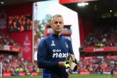 HLV ở Premier League phải khâu 6 mũi vì ăn mừng quá khích