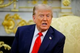 Ông Trump khẳng định mình vẫn rất khỏe mạnh giữa bão tin giả