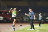 HLV Nhật Bản nghi trọng tài Việt Nam không thuộc điều lệ V-League
