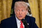 Ông Trump tuyên bố giữ mức thuế sàn 10% kể cả khi có thỏa thuận