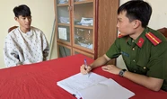 Vô tiệm vàng xin đeo thử rồi ra rồ xe chạy mất