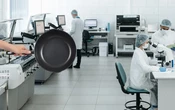 Đột phá vật liệu chống dính 'xịn' hơn Teflon, an toàn với người