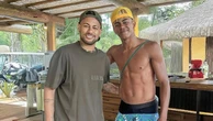 CĐV hoảng hồn khi thấy Yamal chơi chung với... Neymar