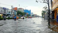 Cần Thơ mưa lớn nhất từ đầu mùa, các tuyến đường ngập như sông
