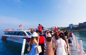 Tour ca nô tham quan đảo Phú Quốc tạm ngưng đón du khách vì gió mạnh, sóng lớn