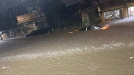 Thái Nguyên mưa như trút nước, người dân ngủ dậy nước đã ngập đầy nhà