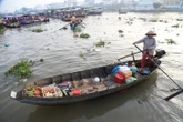 Mật độ rác nhựa ven sông ở đô thị Cần Thơ gấp 3 lần ở nông thôn